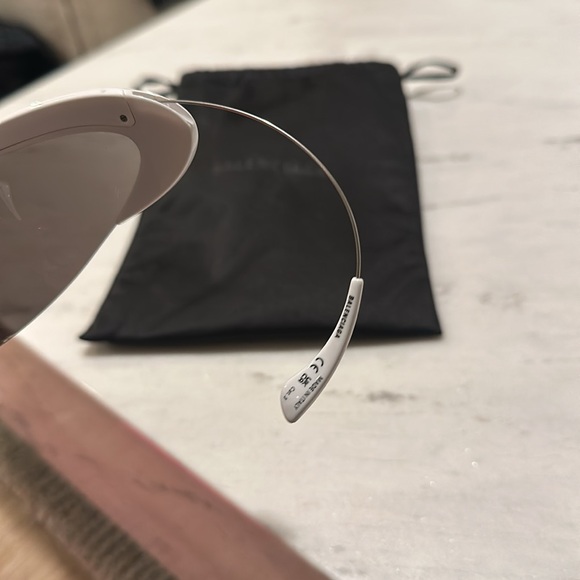 BALENCIAGA WIRE CAT SUNGLASSES - Picture 5 of 7